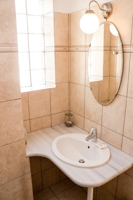 Almar Apartments Batsi  Room photo